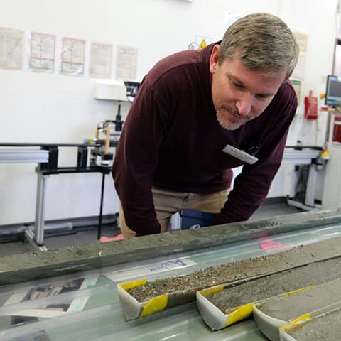 Researchers provide first detailed evidence of long-suspected hidden fresh water aquifers