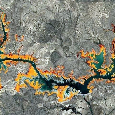 Reservoirs are changing: What Landsat data reveal about water loss and gain